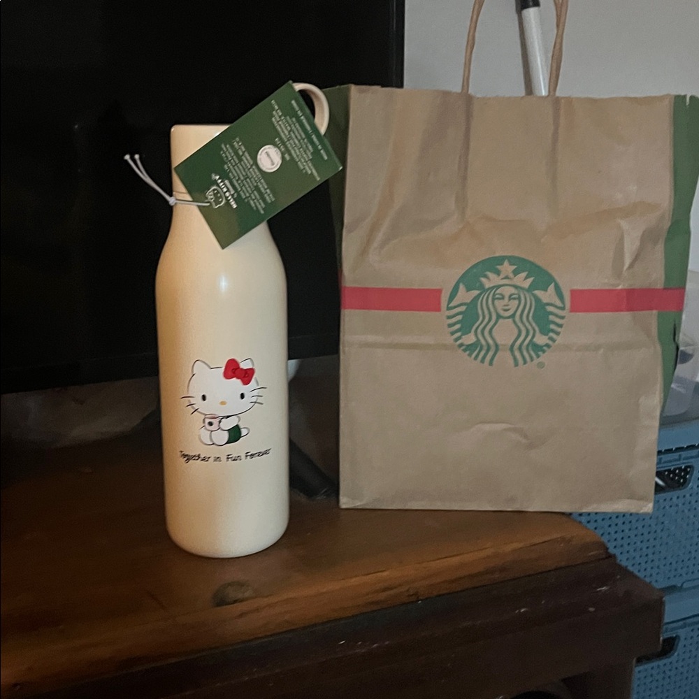 2025 Starbucks X Hello Kitty 20oz Stainless Steel Water Bottle